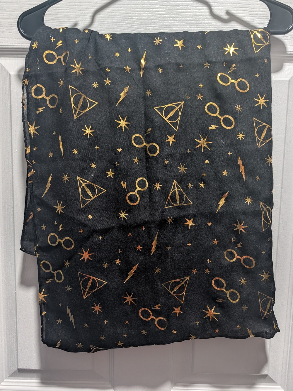 Torrid Black & Gold Harry Potter Scarf - Picture 2 of 3